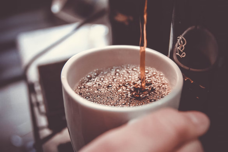 Plnoautomatické kávovary vám uľahčia proces prípravy kávy. Viete ako kávu skladovať, aby jej chuť bola čo najlepšia?